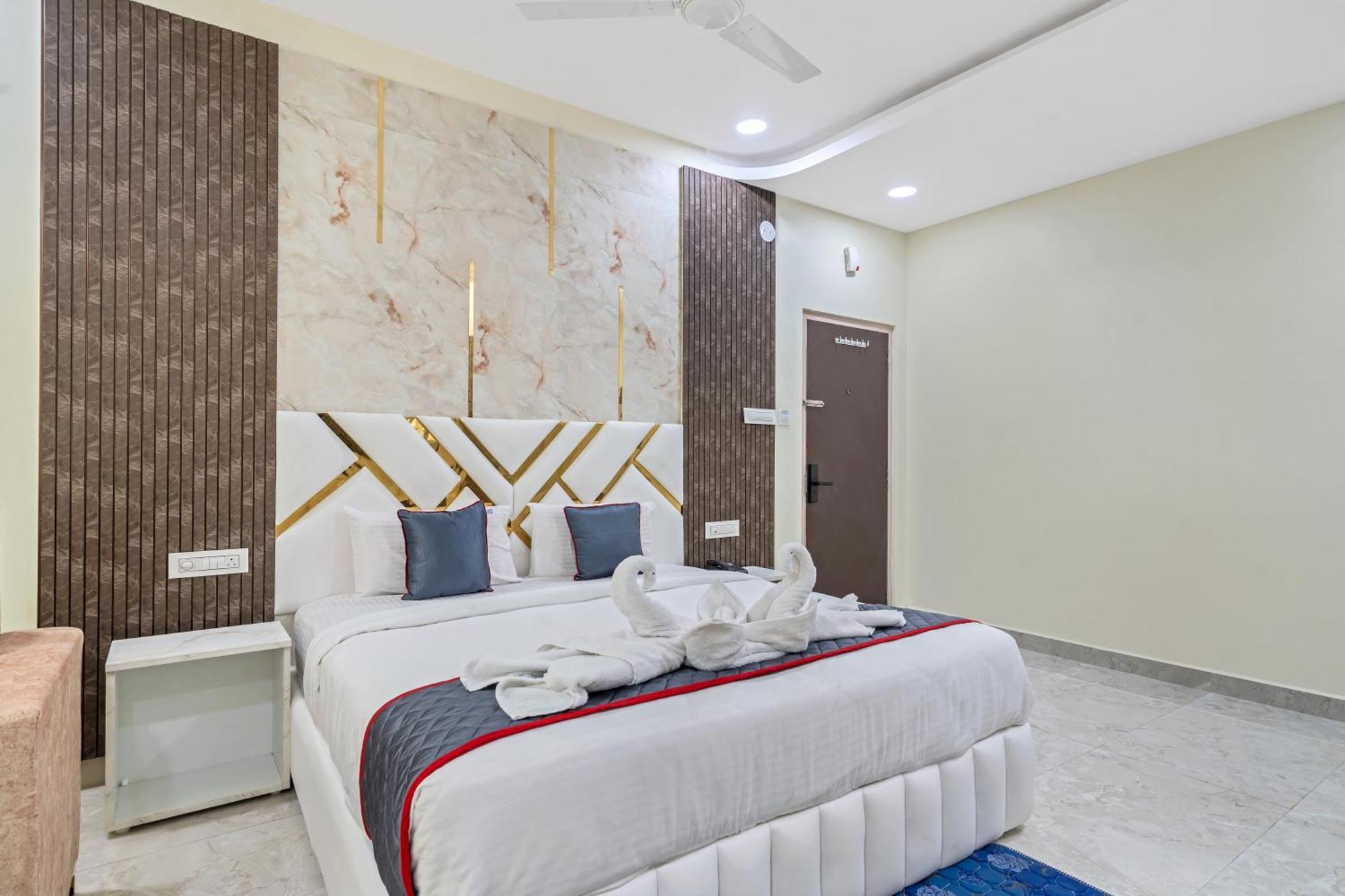Hotel Sky Land Khammam Dış mekan fotoğraf